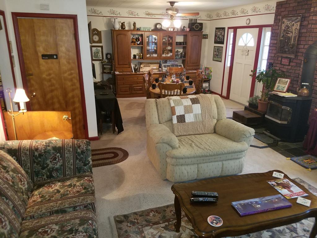 Kountry Living Bed And Breakfast Oneonta Bagian luar foto